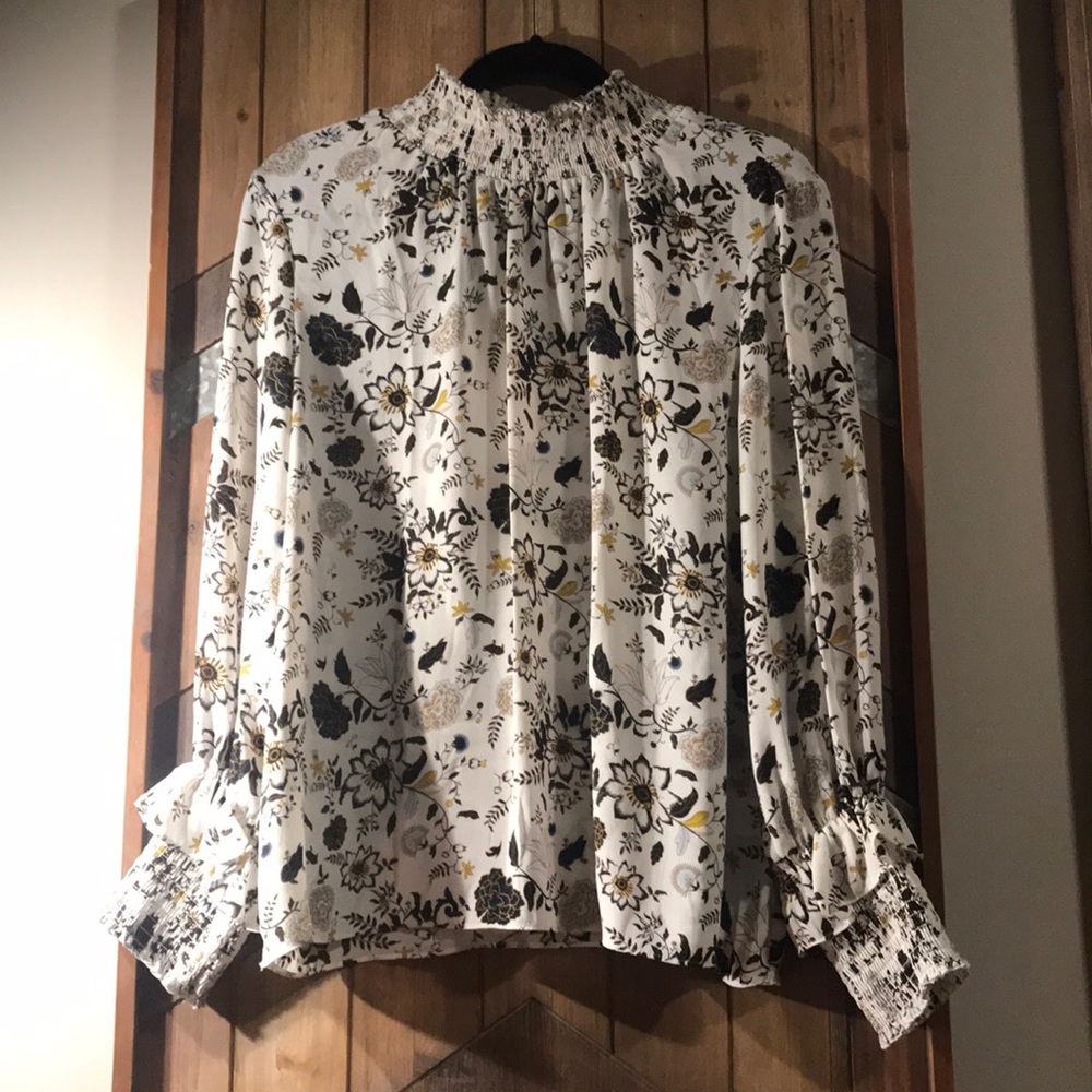Blouse.